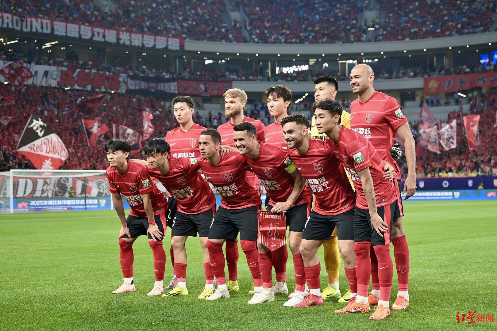 情怀碰撞！中超比赛畅想未来足球传奇的简单介绍