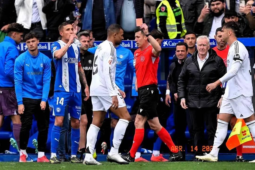 西甲巨星受伤缺席接下来比赛