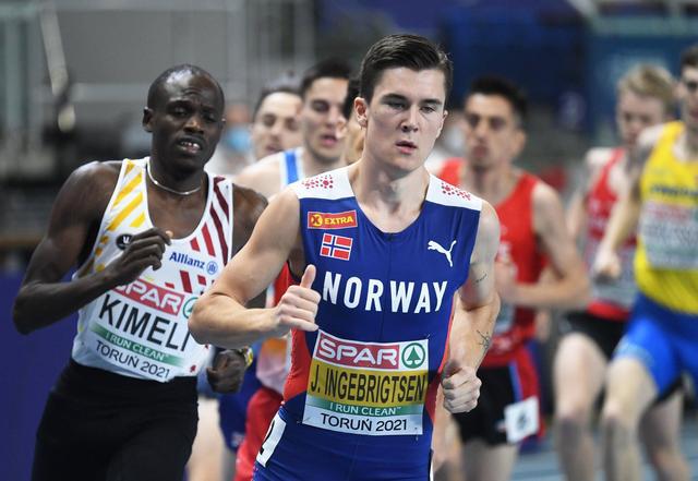 关于紧逼对手，球队团结如一，全力冲击半程冠军！的信息