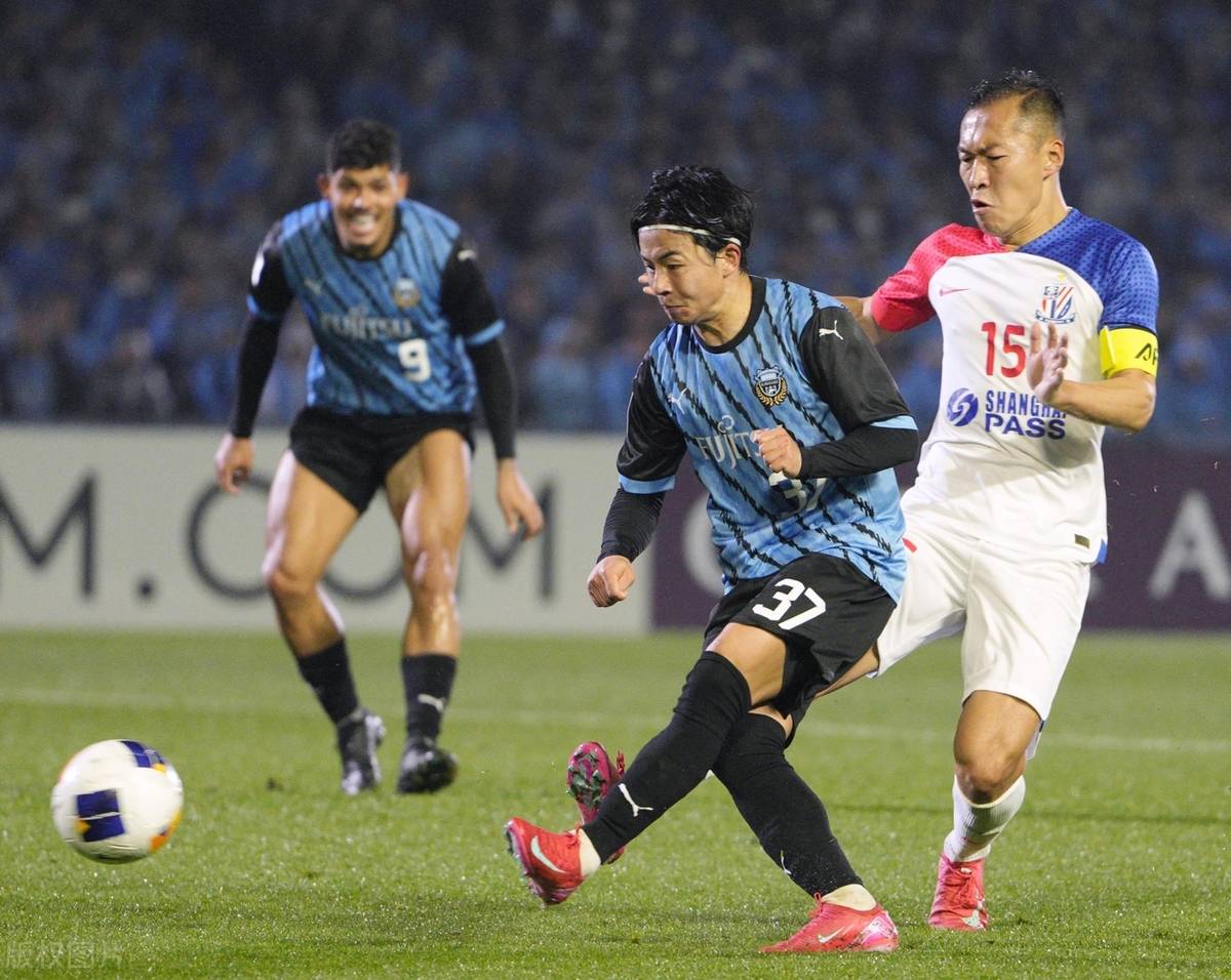 包含搏杀！硬汉防线争夺亚洲足坛护城河的词条