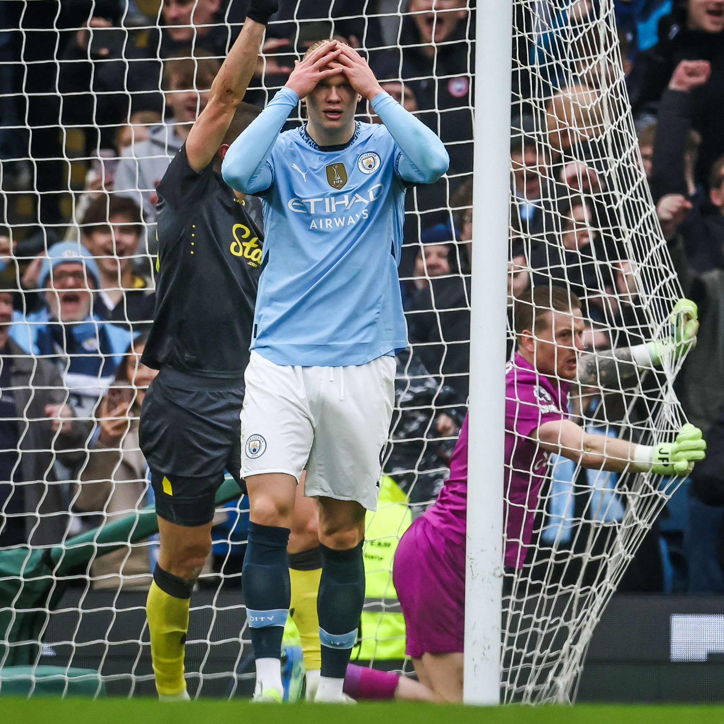 包含哈兰德与那不勒斯激战正酣，补时阶段一粒世界波决定胜负！的词条